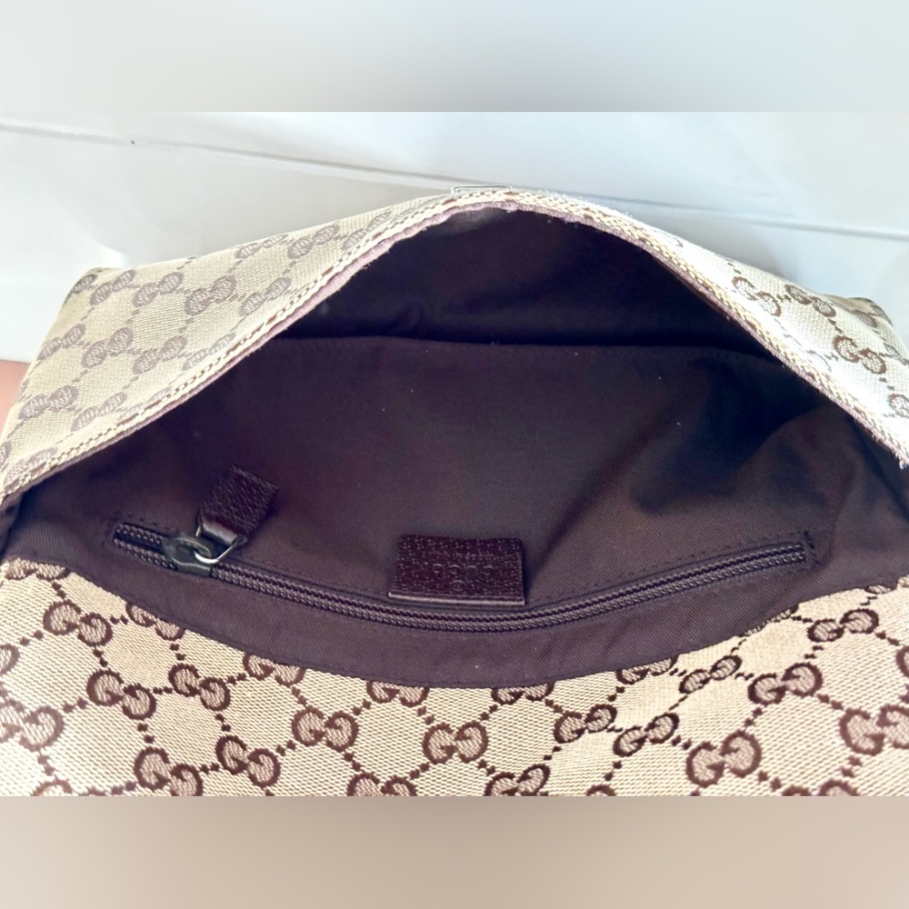 Gucci Belt Bag / Chest Bag - Picture 10 of 13